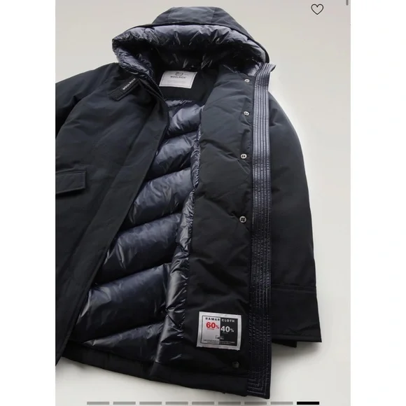 NWT Woolrich down parka - Picture 4 of 4